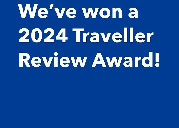 Alto Nogueiras House شقة